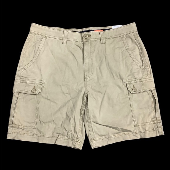 Men's St. John’s Bay 40 XL Cargo Chino Khakis Shorts Khaki Stretch Twill NWT - Picture 3 of 10